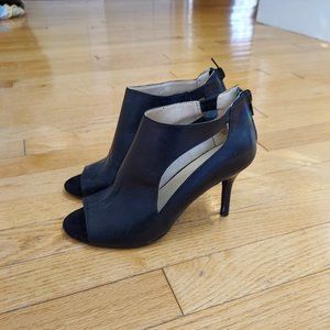 Nina open toe bootie Shutie size 6 black